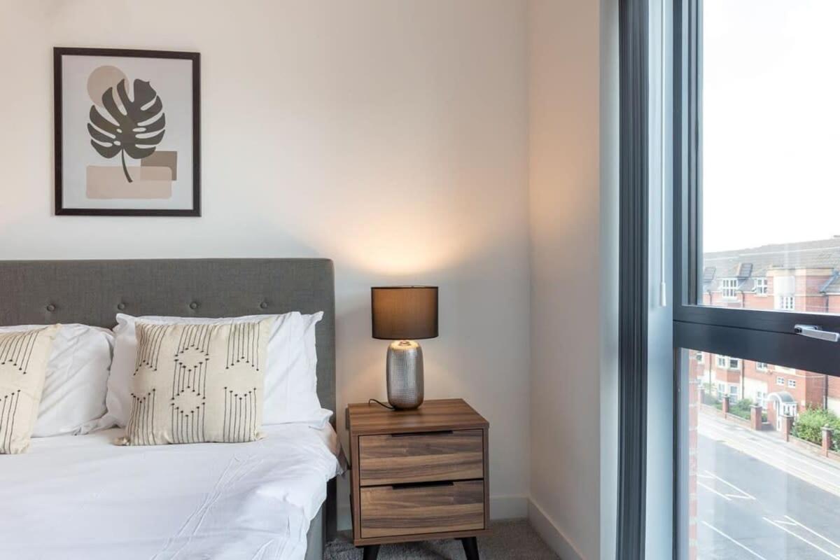 Zeni, Ouse Court Contemporary 2 Bed Flat Apartment York